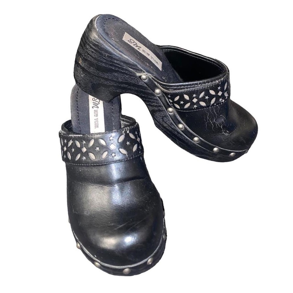 vintage black clogs